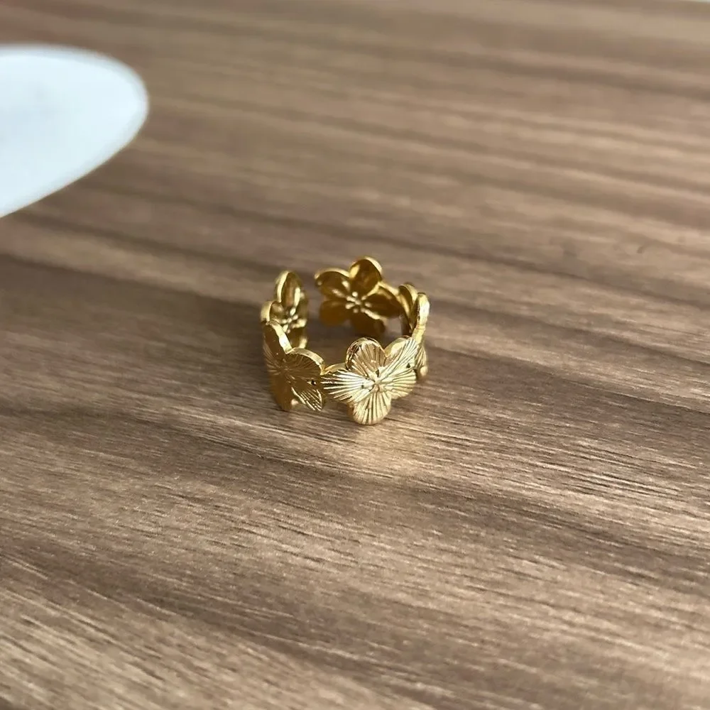 Floral Ring Q462